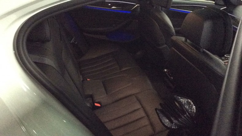 内装後方シート