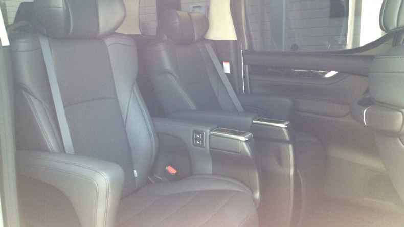 内装後方シート