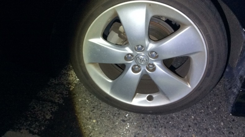 タイヤホイール前