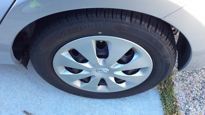 タイヤホイール前