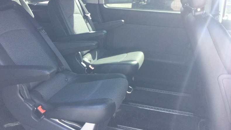 内装後方シート