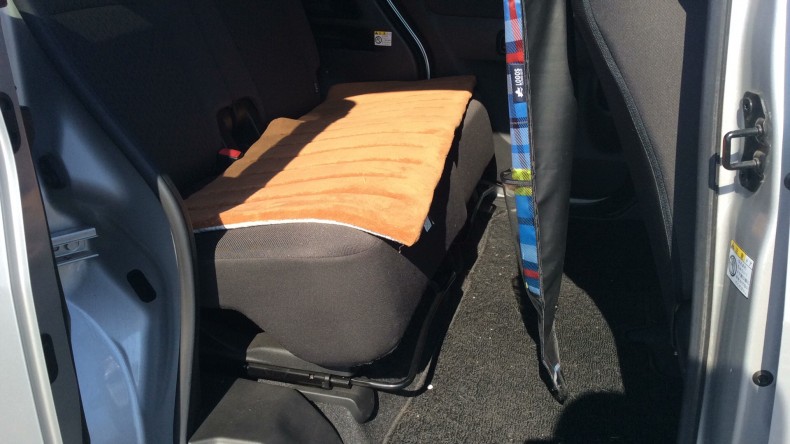 内装後方シート