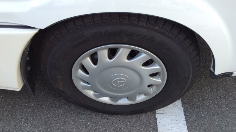 タイヤホイール前