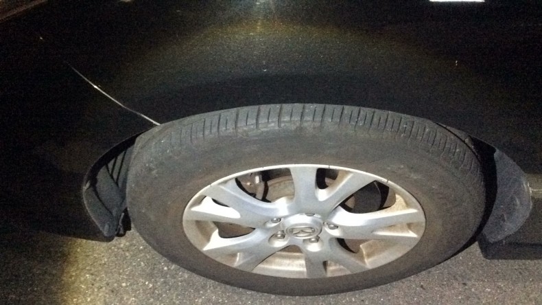 タイヤホイール前