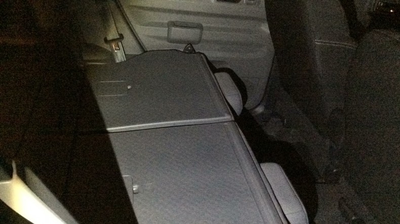 内装後方シート