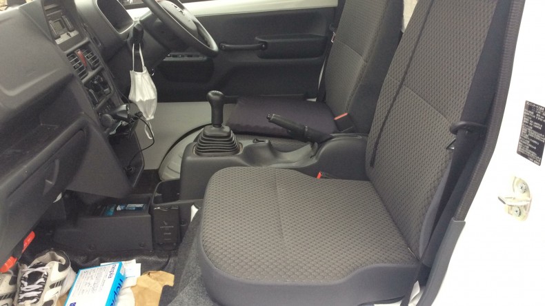 内装後方シート