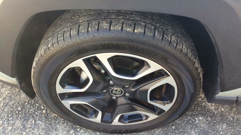 タイヤホイール前