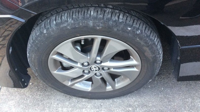 タイヤホイール前