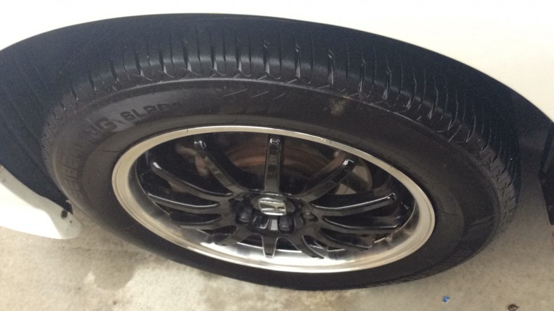 タイヤホイール前