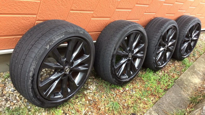 タイヤホイール前