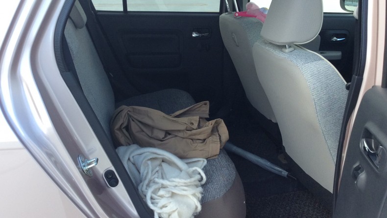 内装後方シート