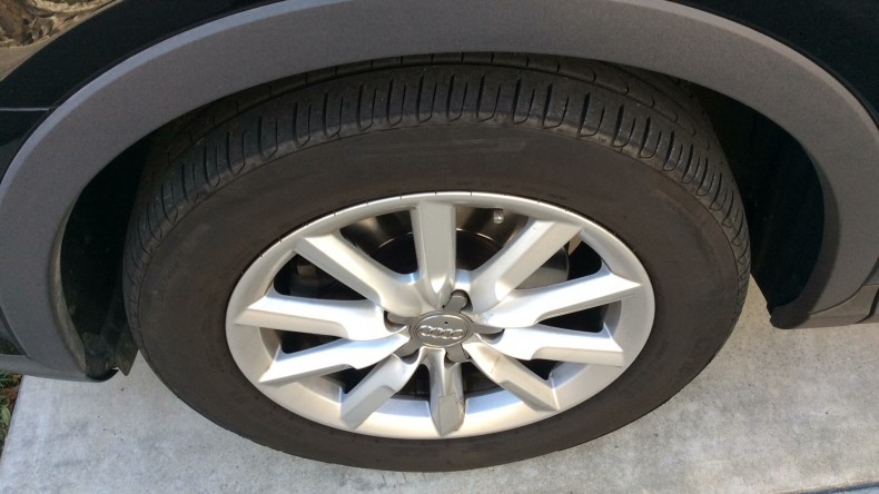 タイヤホイール前