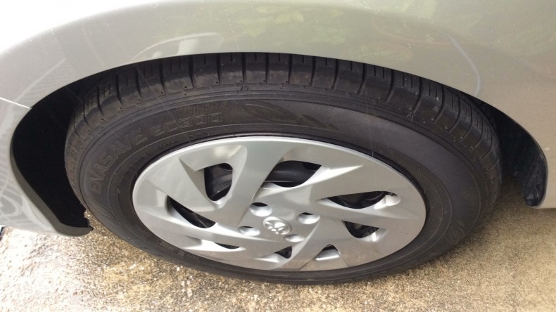 タイヤホイール前