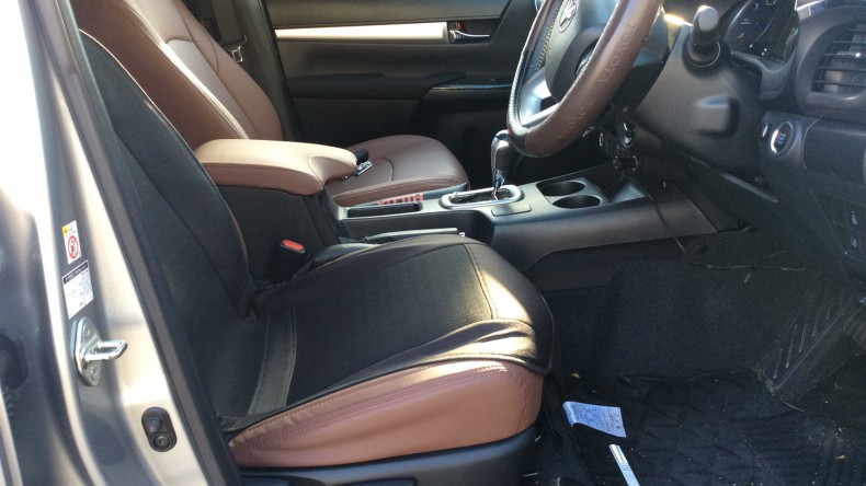 内装前方シート