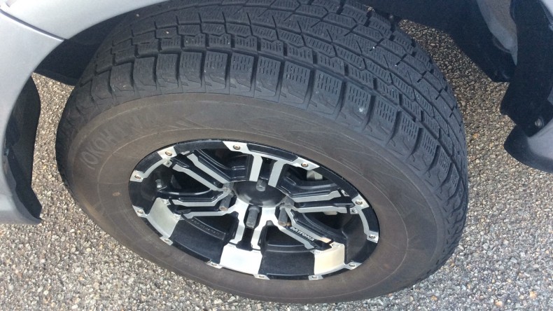 タイヤホイール前