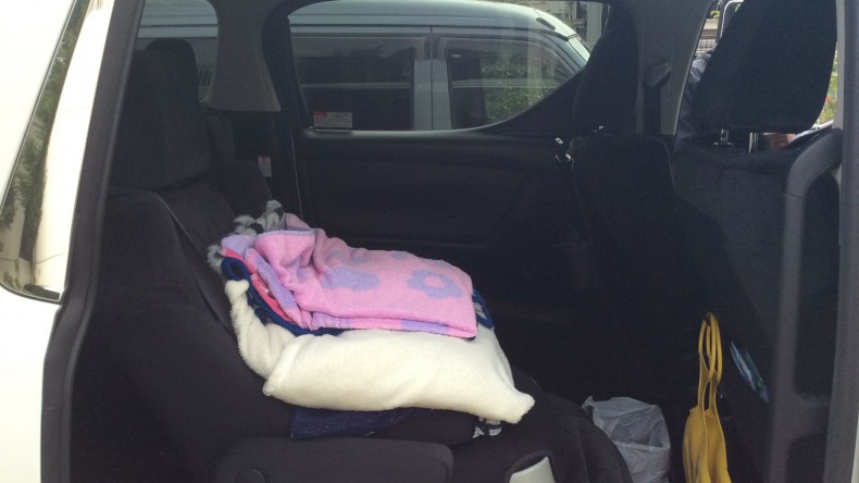 内装後方シート