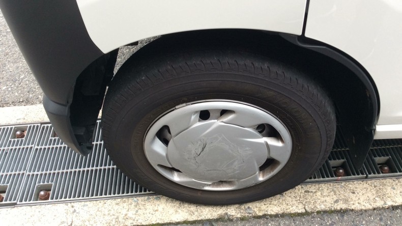 タイヤホイール前