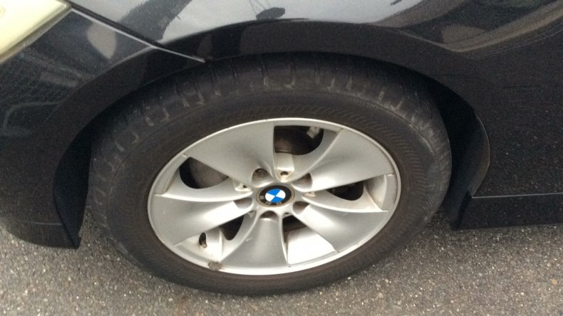 タイヤホイール前