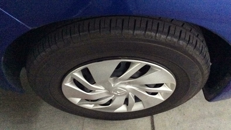 タイヤホイール前