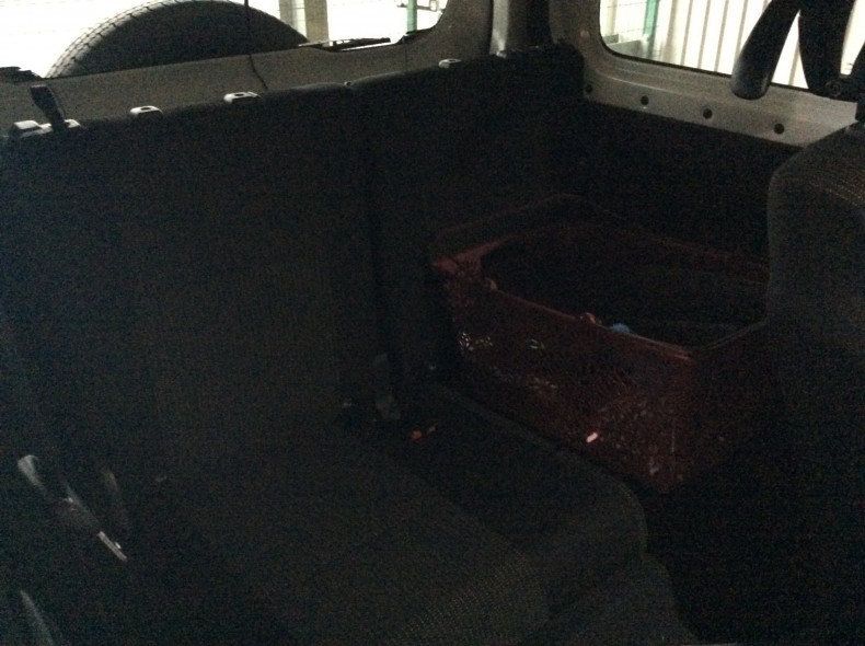 内装後方シート