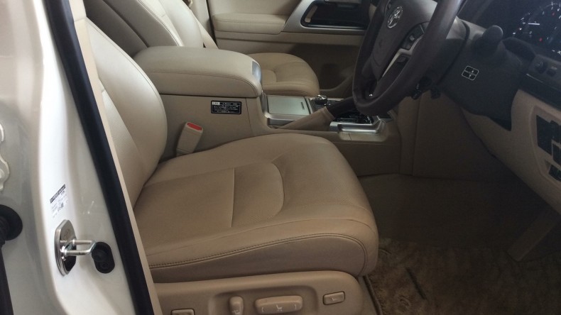 内装前方シート