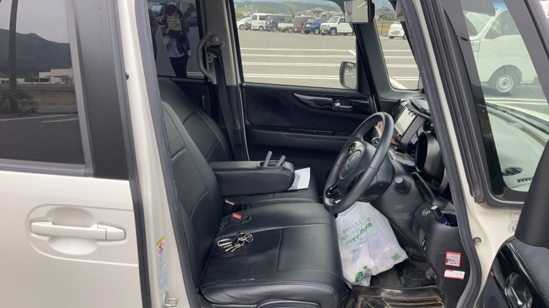 内装前方シート