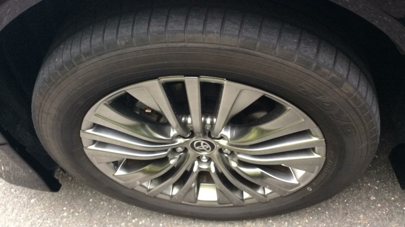 タイヤホイール前