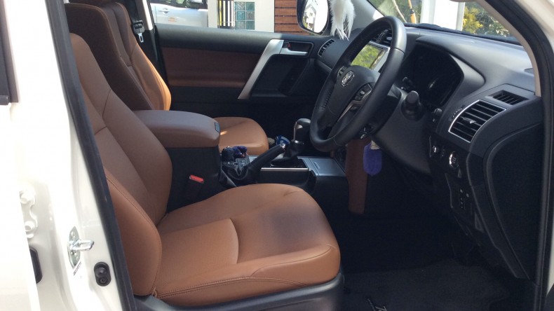 内装前方シート