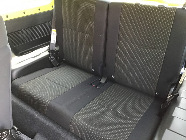 内装後方シート