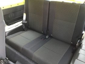 内装後方シート