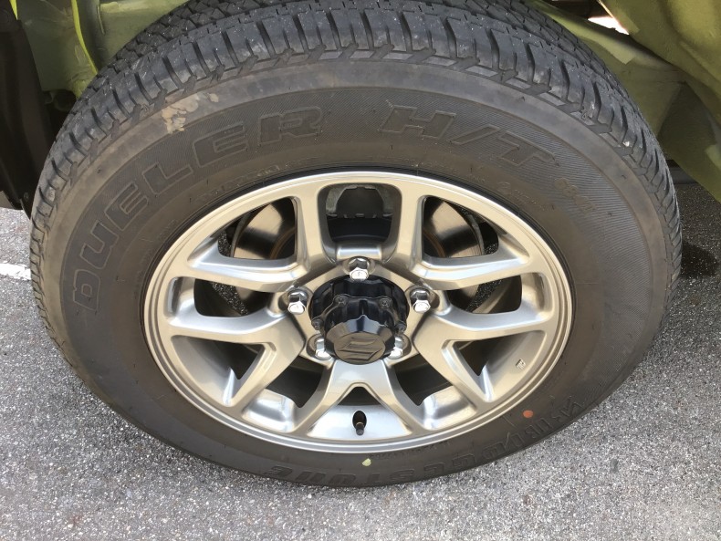 タイヤホイール前