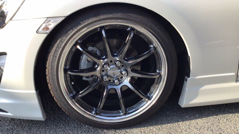 タイヤホイール前