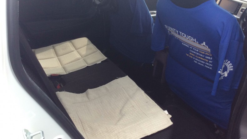 内装後方シート