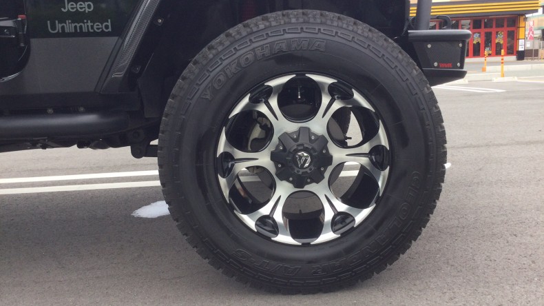 タイヤホイール前