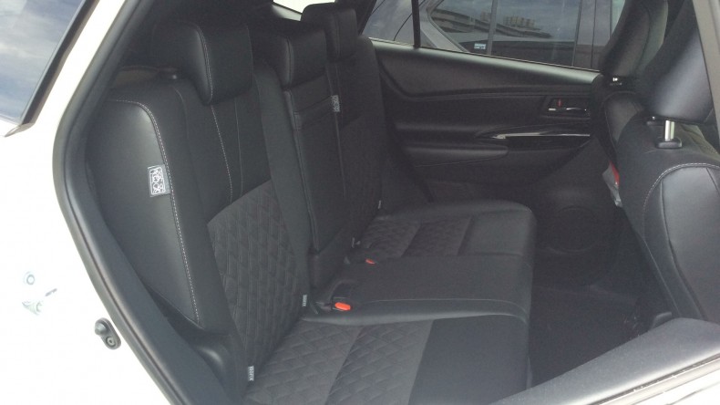 内装後方シート