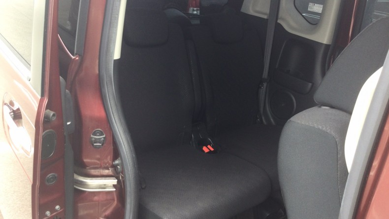 内装後方シート