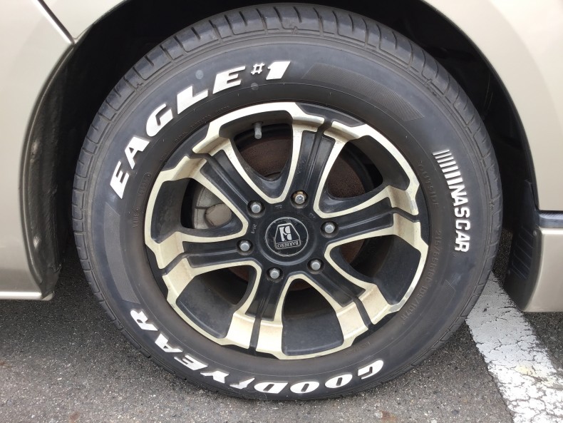 タイヤホイール前