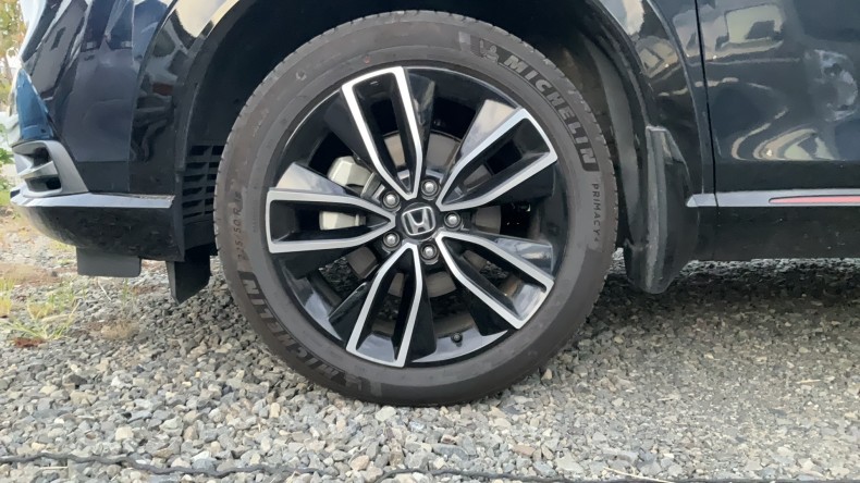 タイヤホイール前