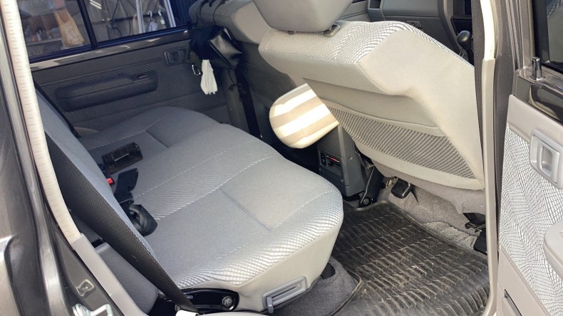 内装後方シート