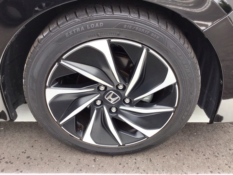 タイヤホイール前