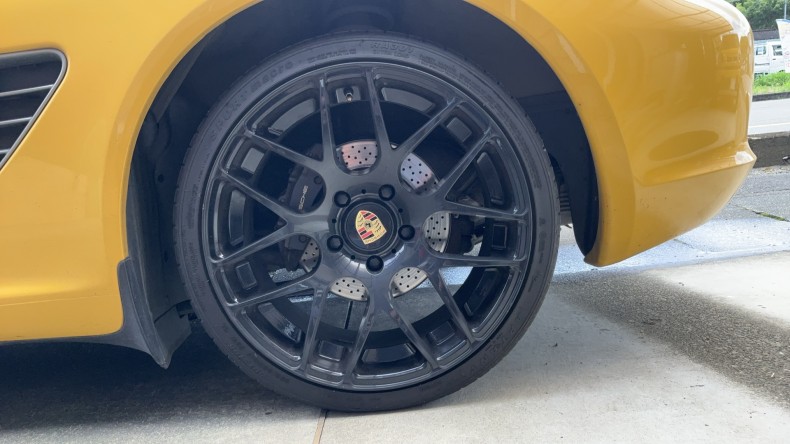 タイヤホイール前