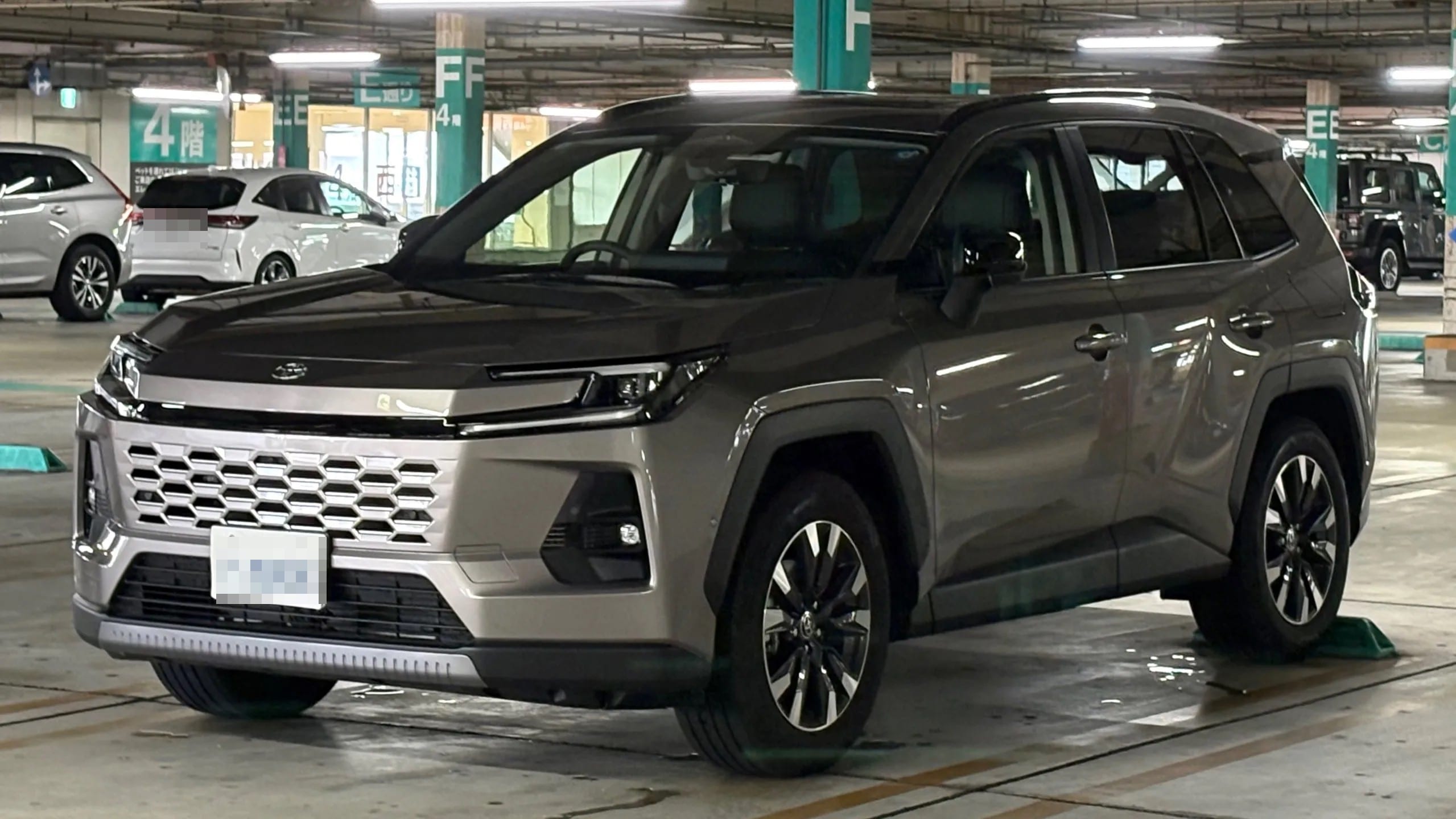 2026年6月成約のＲＡＶ４ Z（ハイブリッド車）のメイン画像
