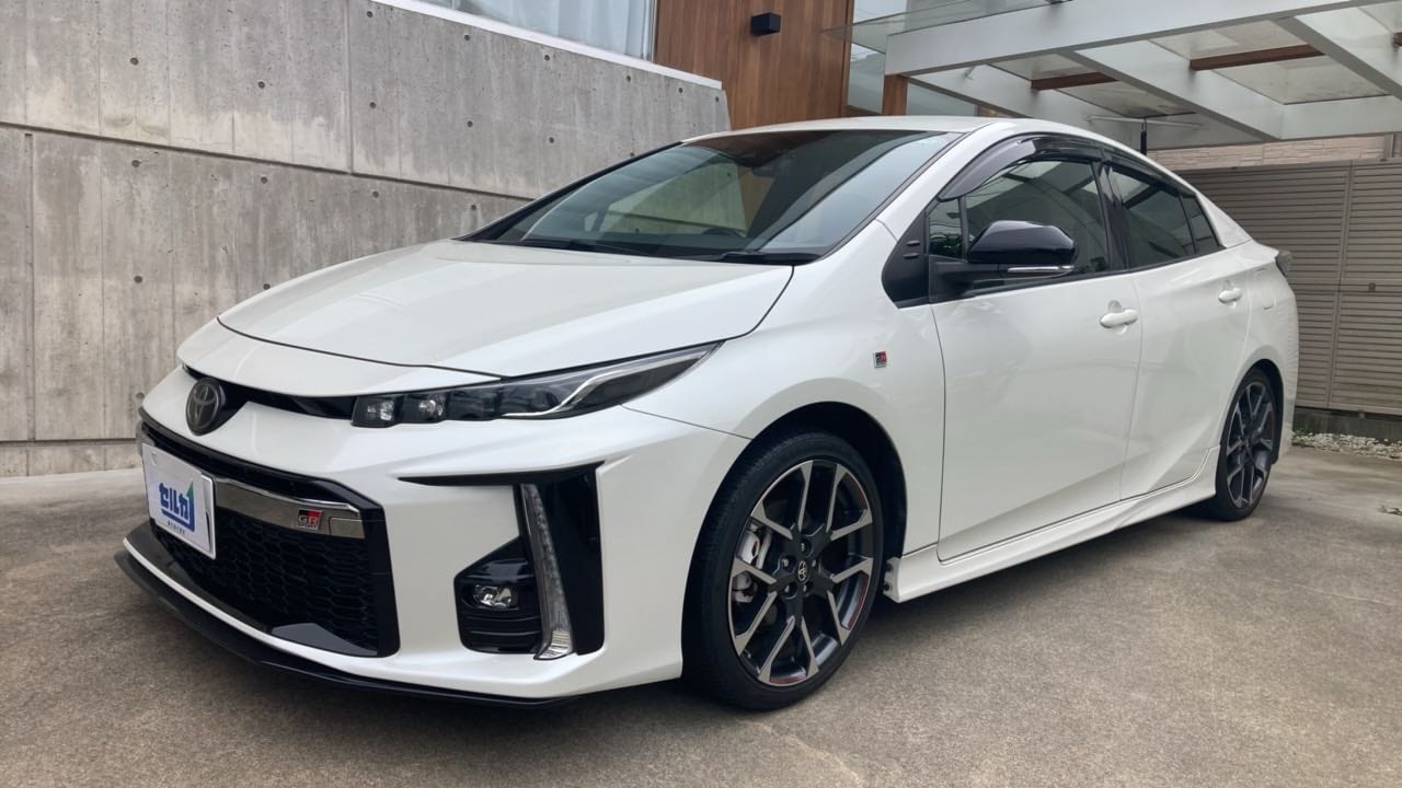2026年6月成約のプリウスPHV S GRスポーツのメイン画像