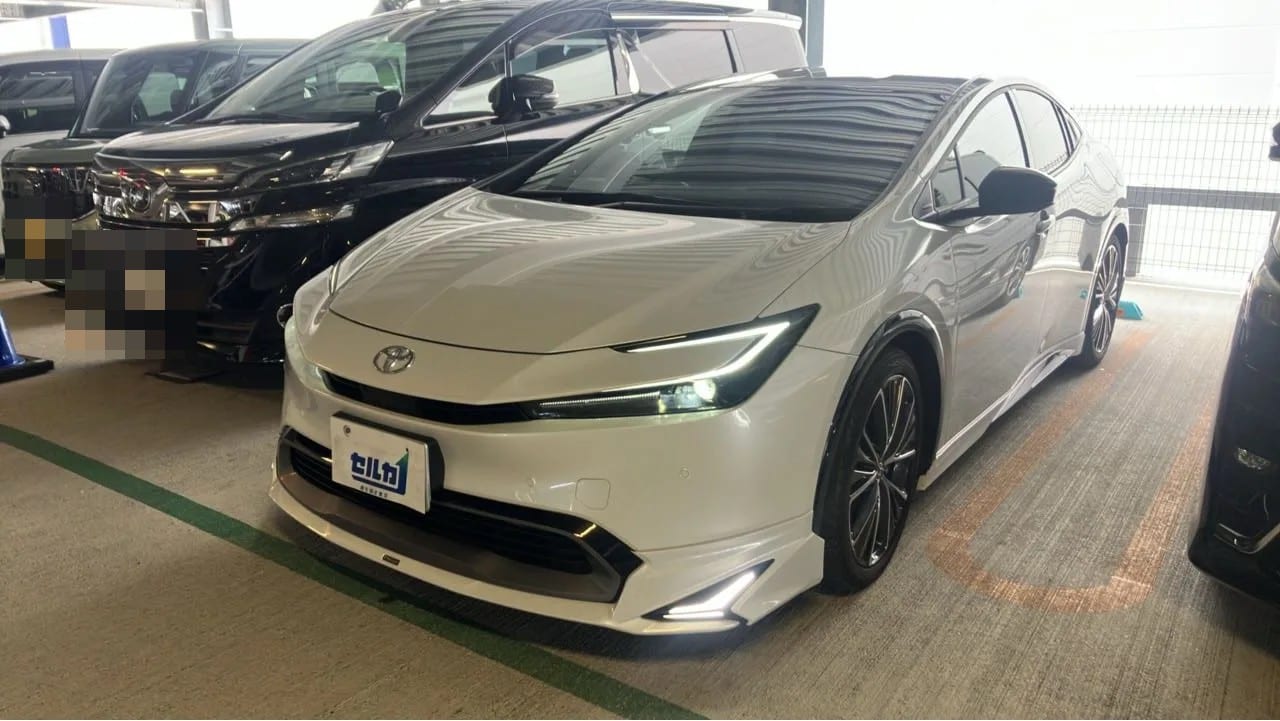 トヨタ プリウス Zの車種サムネイル画像
