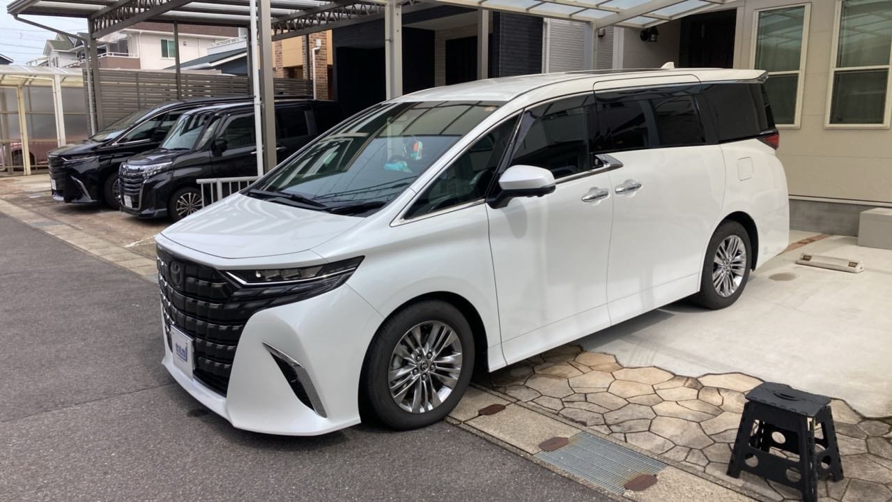 トヨタ　アルファード Ｚの車種サムネイル画像